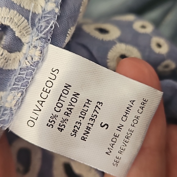 NEW! Olivaceous Smocked Top Women Small - Picture 4 of 7